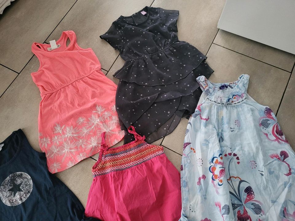 Sommerkleider, Sommerkleidung, Mädchen größe 110/116 in Velen