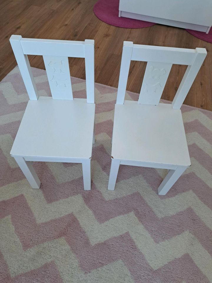 Ikea Kinder Holz Tisch + 2 Stühle in Andernach