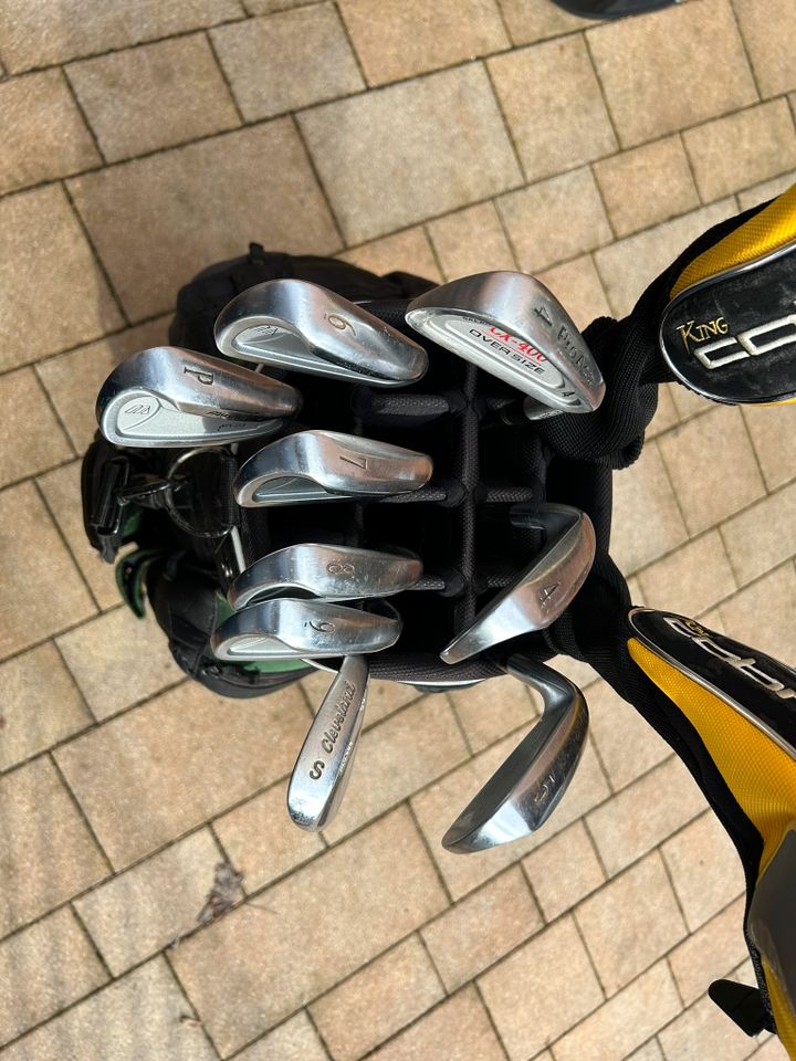 Golfschläger Komplettsatz mit Bag und Trolley in Walluf
