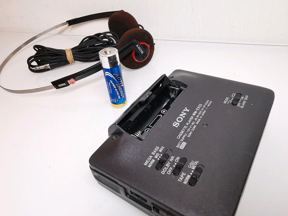 SONY WM-EX53 MEGA BASS Stereo Cassette Player WALKMAN in Köln