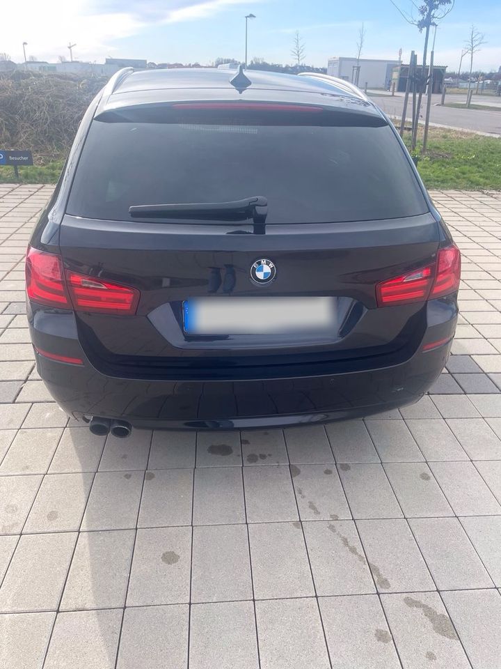BMW BMW 530i Touring/Leder/HUD/Stand Hzg./Leder/Navi in Frankenhardt