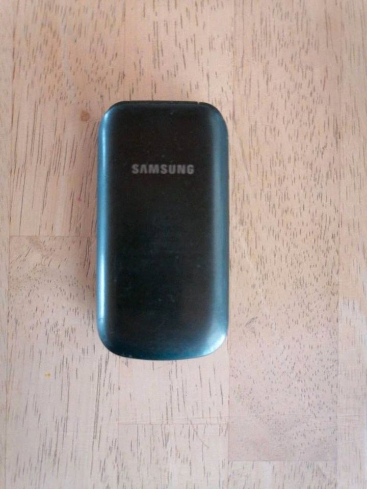 Handy Samsung, Telefon, mit Ladegerät in Tübingen