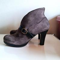 CHIE MIHARA 39,5 Pumps Luxus Stiefeletten Leder grau 39 Plateau Berlin - Steglitz Vorschau