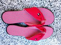 Neu Tommy Hilfiger Badeschuhe Gr. 39 Strand Urlaub Bad Hessen - Kelsterbach Vorschau