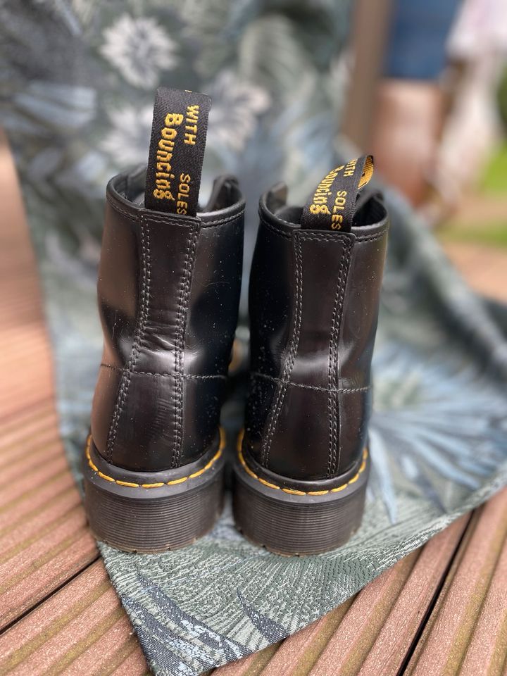 Dr. Martens, Bex, 101, 6 Loch, Plateau in Duisburg