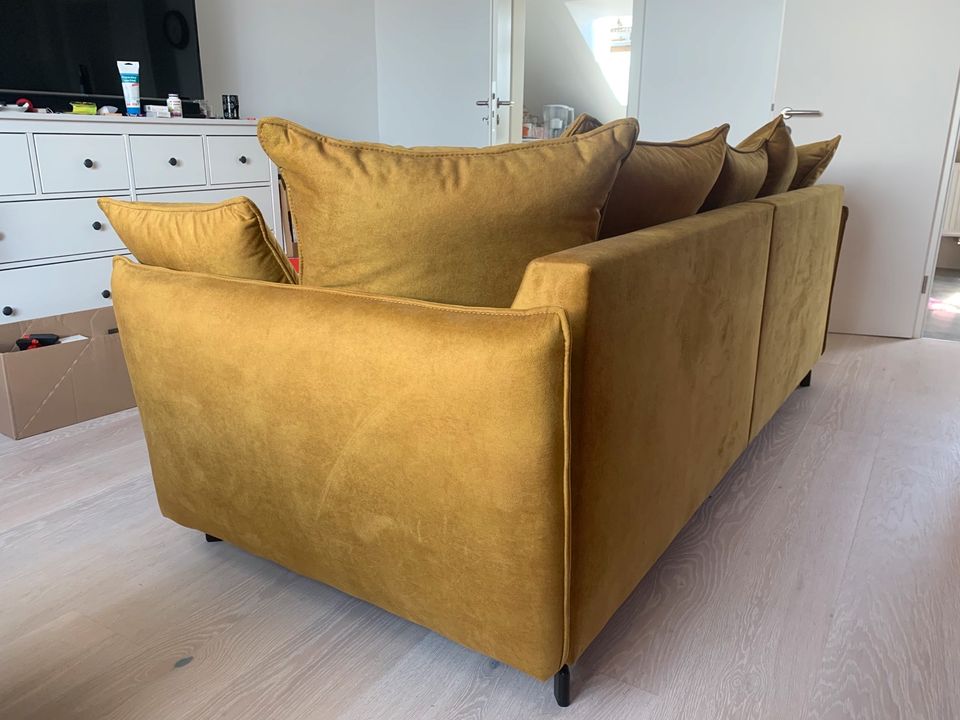 Aussteller Mega Sofa Velours Gelb / Gold Bigsofa / verfügbar in Rehau