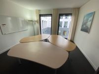 VITRA Konferenztisch Büro Schreibtisch Tisch nierenform Friedrichshain-Kreuzberg - Kreuzberg Vorschau