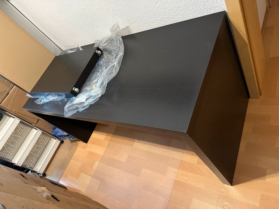 MALM Schreibtisch von IKEA mit Ausziehplatte schwarzbraun in Chemnitz