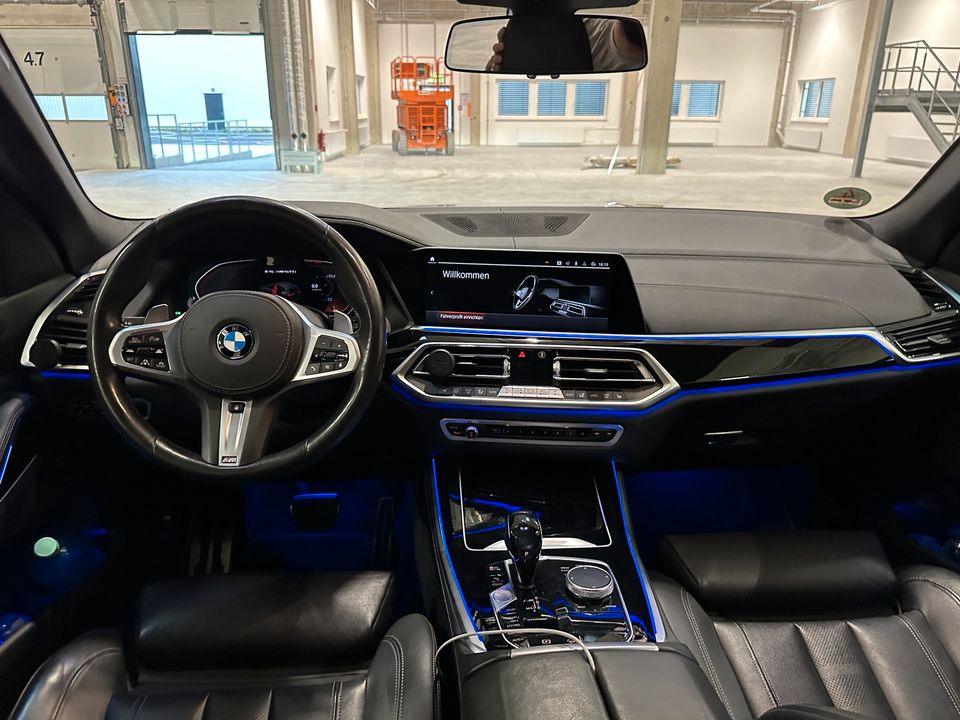 BMW X5 M50i V8 M-Sport in Berlin