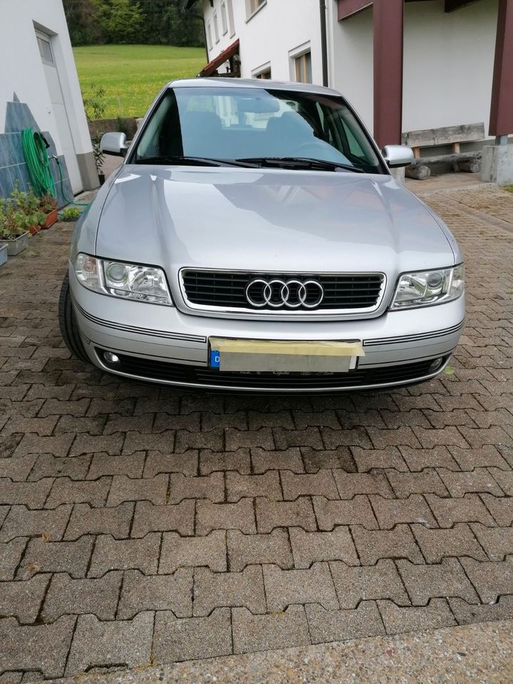 Audi A4 1.8 - in Görwihl
