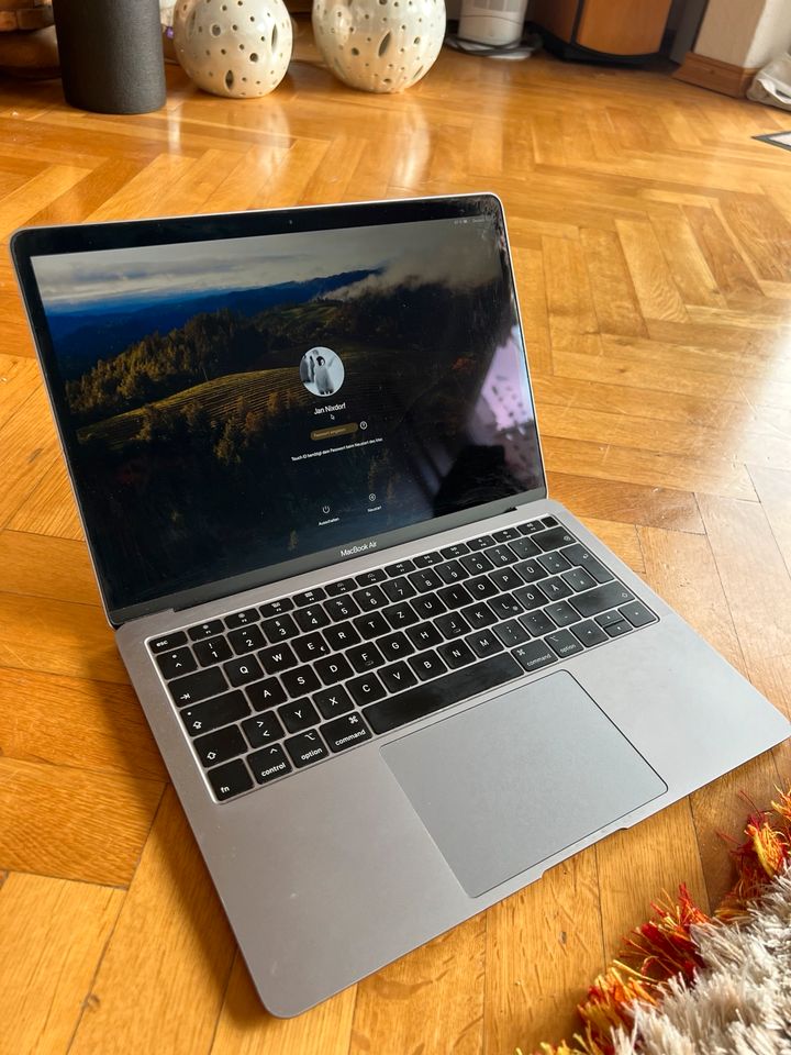MacBook Air (2019) 250GB in Saarbrücken