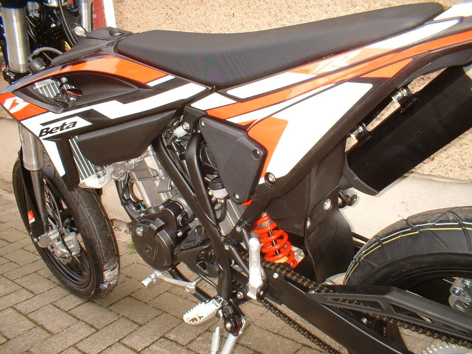 Beta RR 4T 125 Motard T Neufahrzeug in Aschersleben