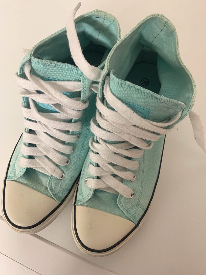 Schuhe Chucks Gr 39 in Schliengen