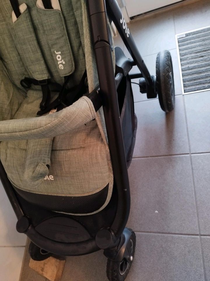 Joie Kinderwagen grün in Essen