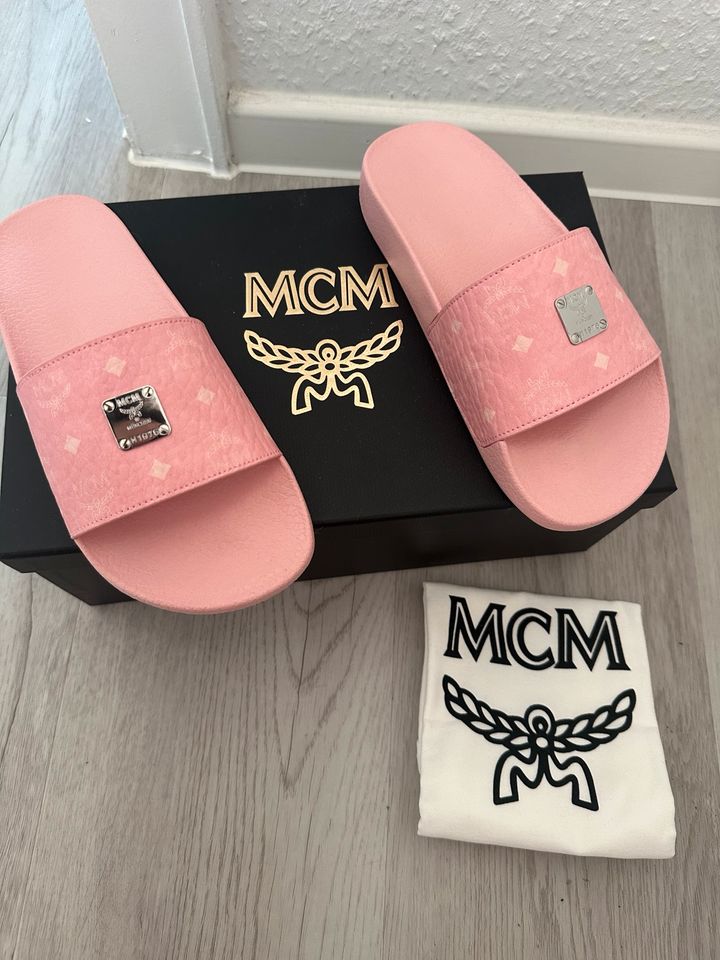 MCM Slides / Schuhe Gr. 35 in Brühl