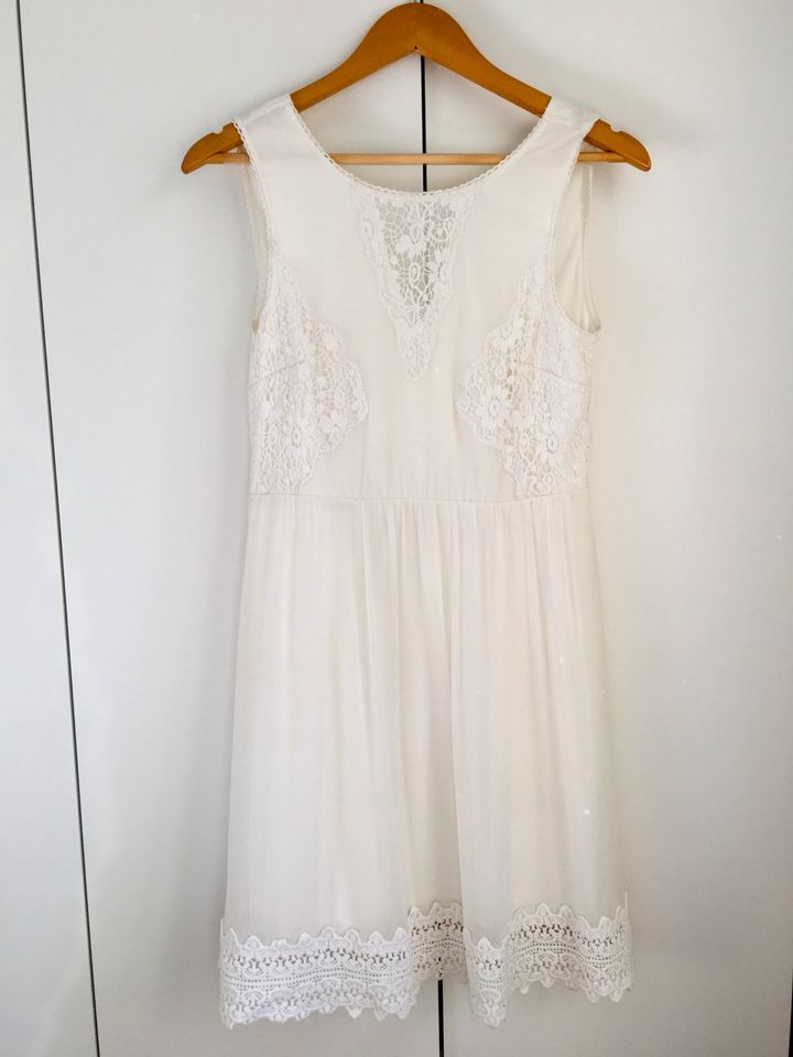 Vero Moda - Romantisches Kleid weiß, Größe S in Aachen