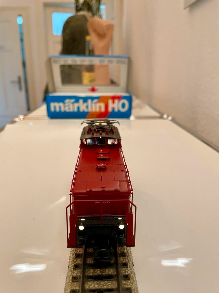 Märklin H0 3157 Elektrolokomotive, BR 160 in Bielefeld