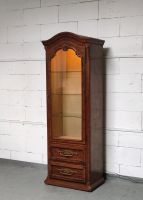 1/2 Vitrine Regal Cabinet Heritage Stilmöbel Nussbaum Holz Glas Nordrhein-Westfalen - Mönchengladbach Vorschau