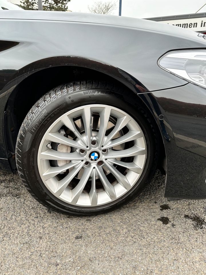 BMW G30 / G31 18 Zoll Alufelgen mit Winterreifen Sottozero in Düsseldorf