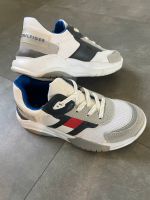 Tommy Hilfiger Kinder Sneakers Turnschuhe weiß Gr. 33 wie neu Bayern - Salzweg Vorschau