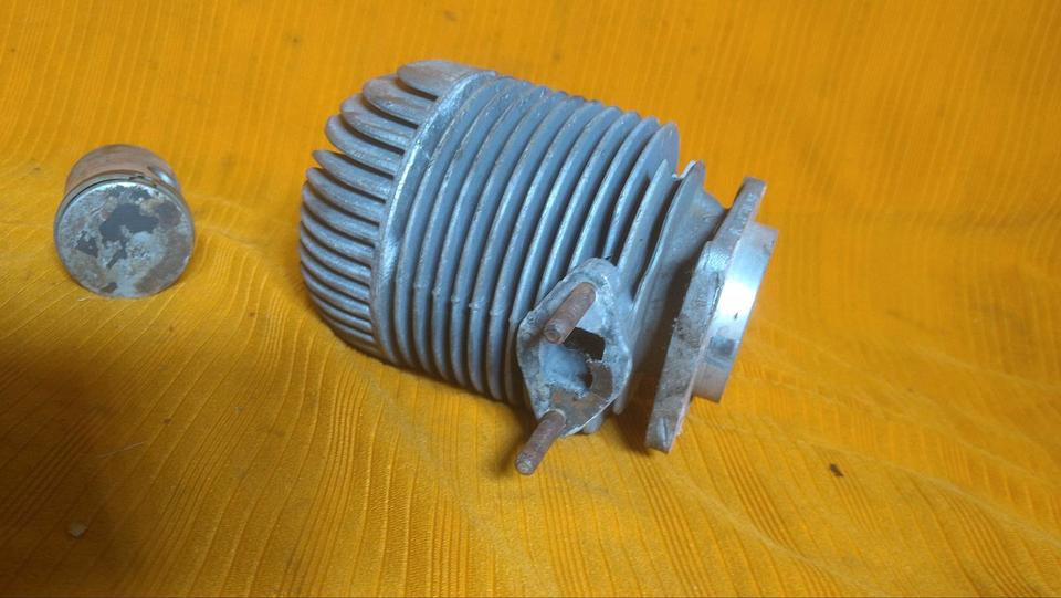 Werus Zylinder Kolben DDR Kettensäge werus Moto Ersatzteil in Großenhain