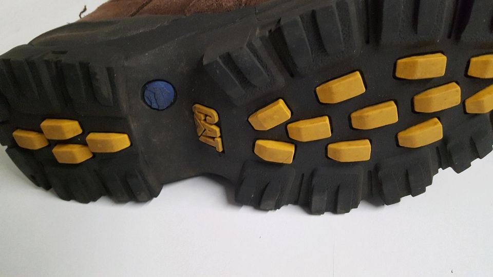 Caterpillar Schuhe gr 43 braun vintage in Neunkirchen Siegerland