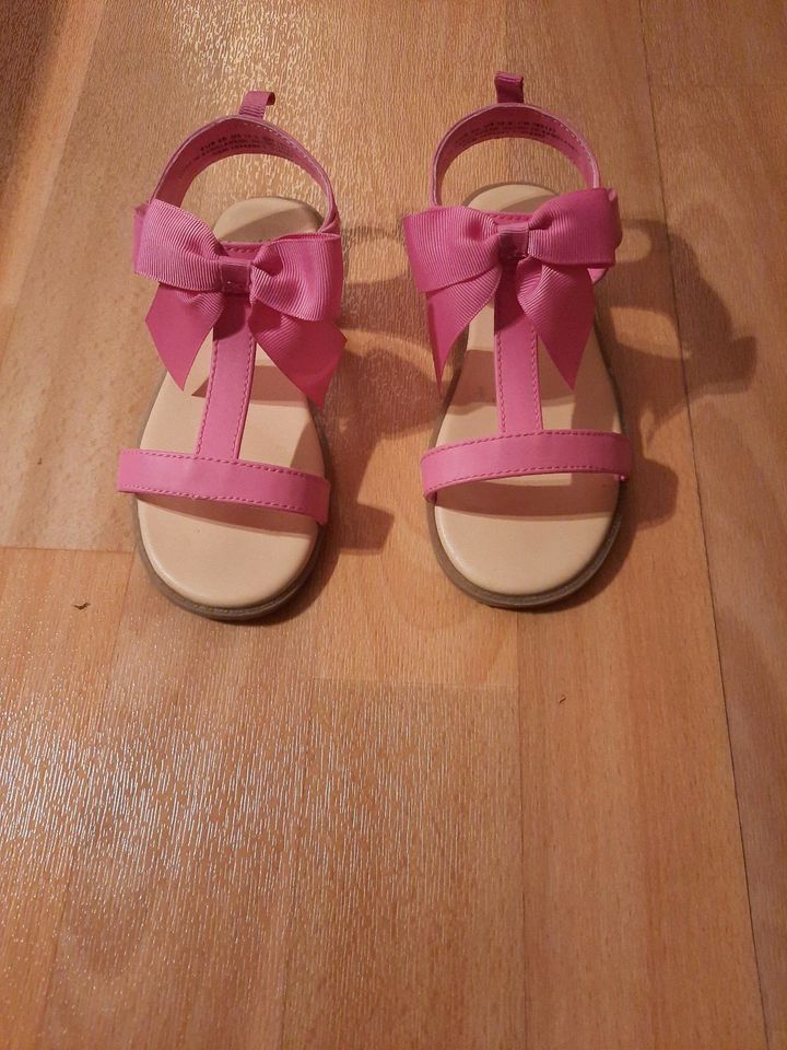 Sandalen, pink, Schleife in Berlin