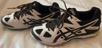 Asics Gel-Tactic schwarz weiße Herren Sneaker Gr. 42,5 Nordrhein-Westfalen - Gütersloh Vorschau