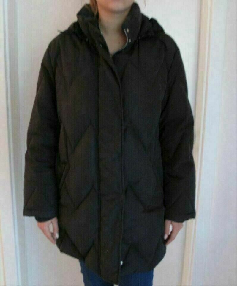 Warme Schwarze Daunenjacke von Hucke Gr M Winterjacke Kapuze in Dortmund