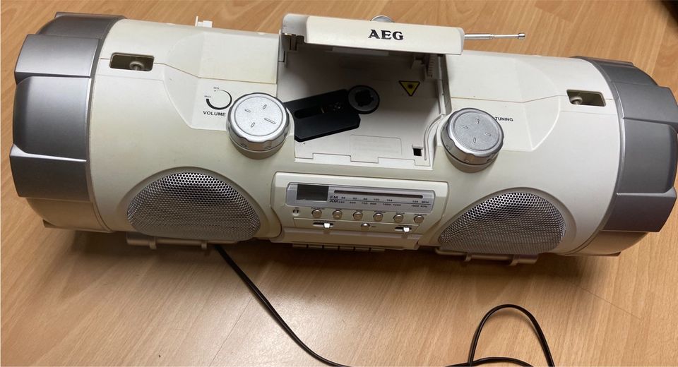 AEG Ghettoblaster Modell SRR 4317 CD/MP3 in Nidderau