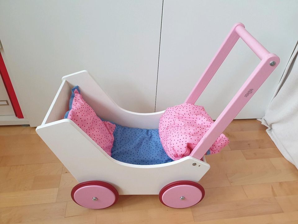 HABA Puppenwagen weiß Herzen wie neu inkl Kissen NP 139 Holz rosa in Köln