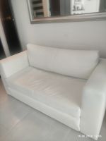 Weißes 2-Sitzer Sofa mit Schlaffunktion, Kunstleder Hessen - Butzbach Vorschau