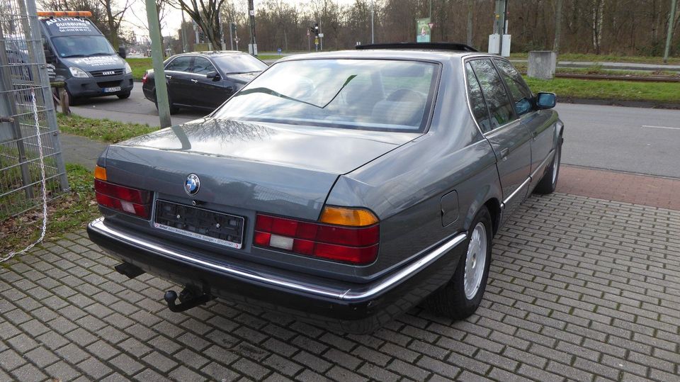 BMW 735 i/ Oldtimer/ H-Kennzeichen/ Kein Rost/ 2Hand in Duisburg