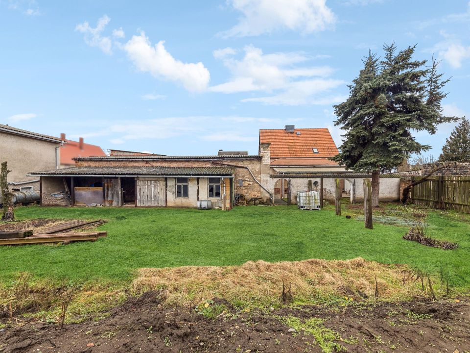 Charmantes Einfamilienhaus mit tollem Hof und Gartengrundstück in Teutschenthal