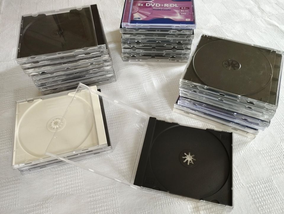 30 Stück CD/DVD Leerhüllen Juwel Cases gebraucht in Buchholz in der Nordheide