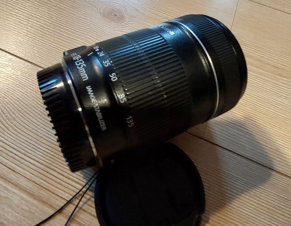 Reiseobjektiv Canon EFS 18-135 Image Stabilizer in Drei Gleichen