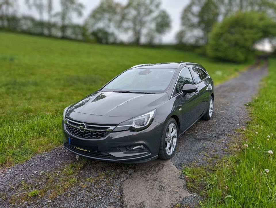 Opel Astra K Sports Tourer TÜV+Inspektion neu in Kreuztal