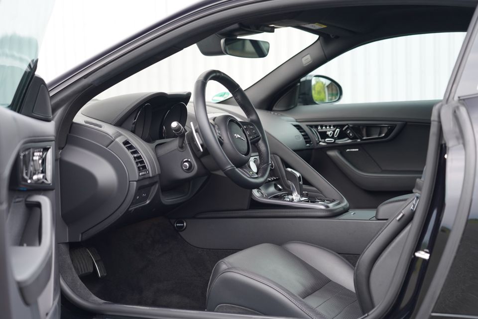 2020 Jaguar F-Type R 5.0 AWD Approved Garantie Liebhaberfahrzeug in Lage