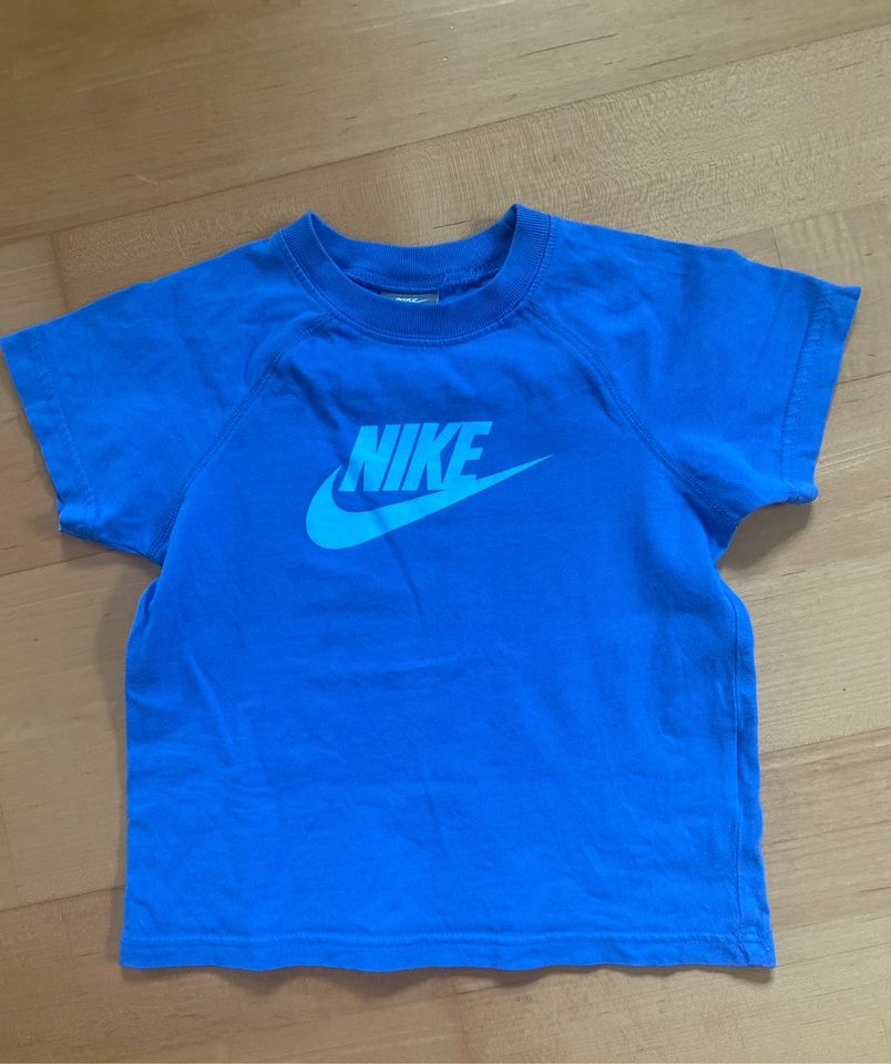 Nike T-Shirt kurzärmelig 104-110 in Marzling