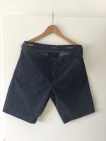 Marc O'Polo neuwertiger Herrenshorts dunkelblau Size 34 Hessen - Bad Emstal Vorschau