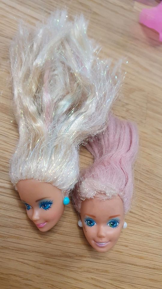 2 barbie nur Köpfe fountain mermaid und mermaid 90er 90s vintage in Biebelnheim