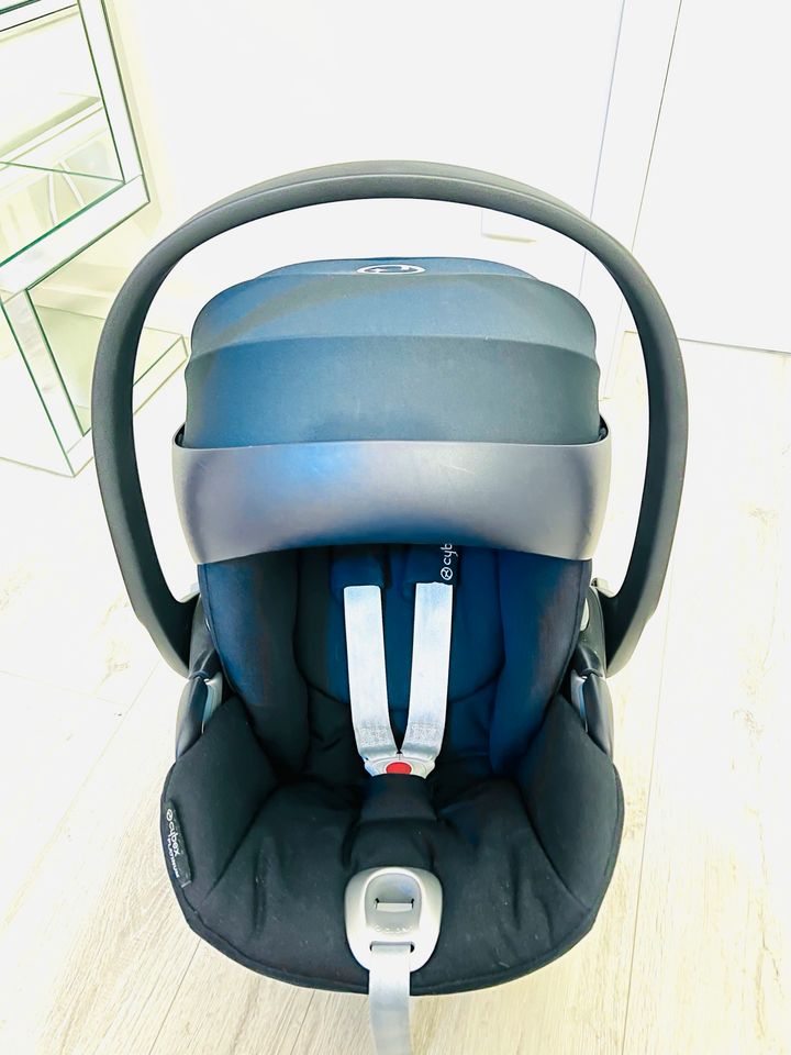 Cybex Babyschale Cloud T i-size in Berlin