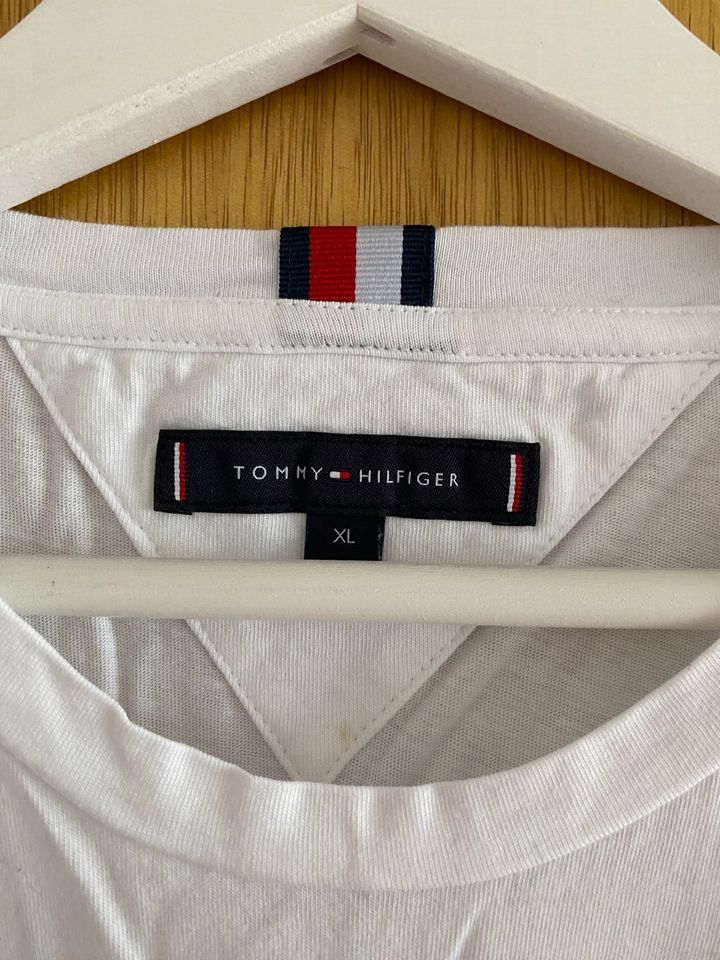 Tommy Hilfiger T-Shirt Herren in Rüsselsheim