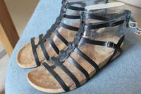 UGG Sandale Damen, Leder, schwarz, Größe UK 7,5 EU 41,5, NEU Niedersachsen - Wrestedt Vorschau