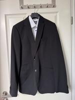 Eleganter schwarzer Herrenanzug von manguun – Gr. 98 Baden-Württemberg - Karlsbad Vorschau