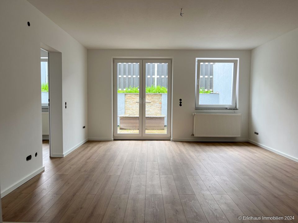 Top gepflegtes, modernes EFH, zentral, 345 m² Wohn-Nutzfläche, Teilung in 3 Wohnungen möglich ... in Euskirchen