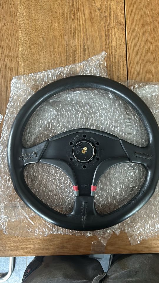 Toyota starlet ep82 gt turbo optional Momo steering wheel in Wielen