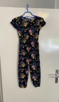 Jumpsuit Overall lang dunkelblau mit Blumen Gr. 122 Berlin - Reinickendorf Vorschau