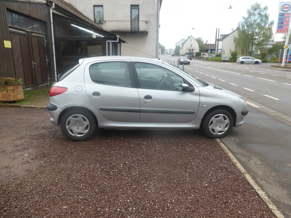 Peugeot  206 Style 5 Türig Klima Tüv Neu in Dillingen (Saar)