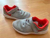 Nike Sneaker Kinder grau, Gr. 27 Brandenburg - Linthe Vorschau